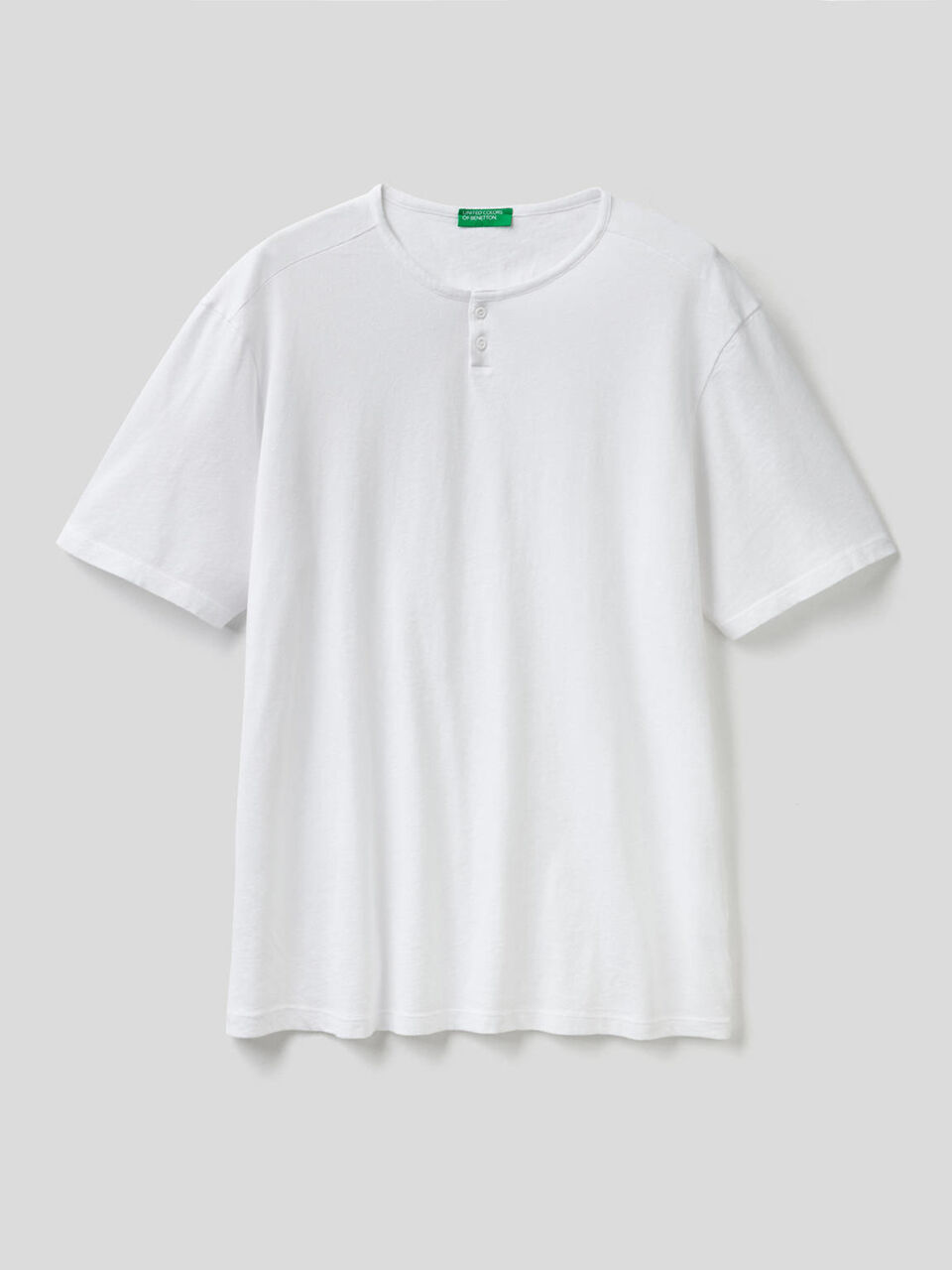 Camiseta de cuello tunecino de lino mixto image number 1