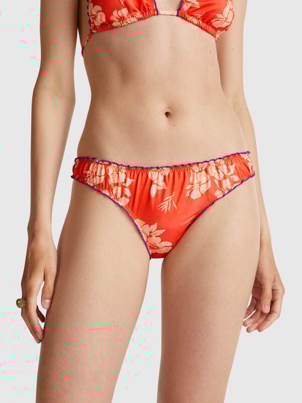 Braguita de baño con estampado floral. Mujer