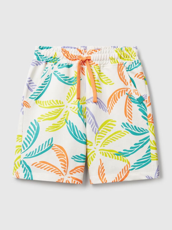 Bermudas con estampado tropical Niño