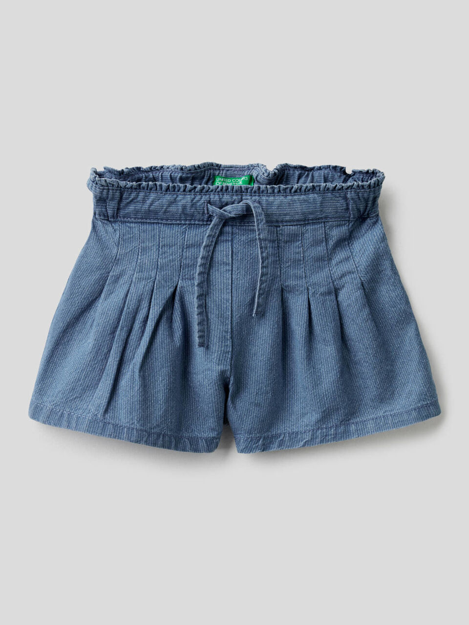 Pantalón corto en denim de rayas image number 1