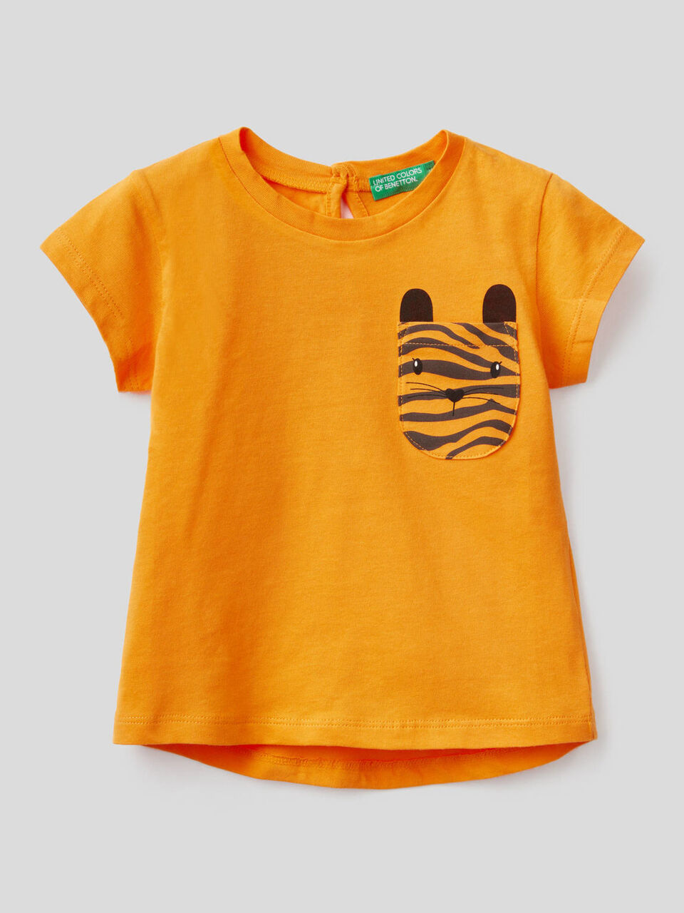 Camiseta de algodón con bolsillo estampado image number 1