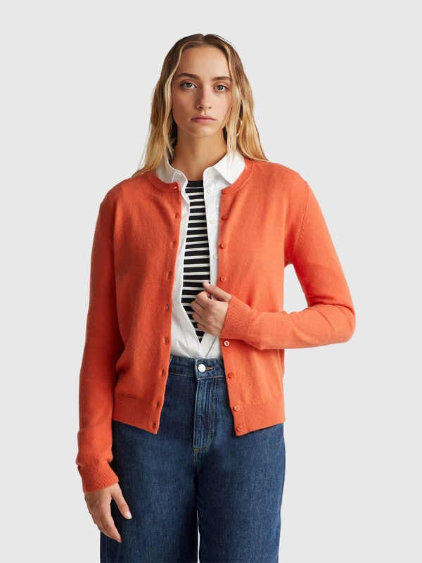 Cárdigan naranja de cuello redondo en pura lana merino Mujer