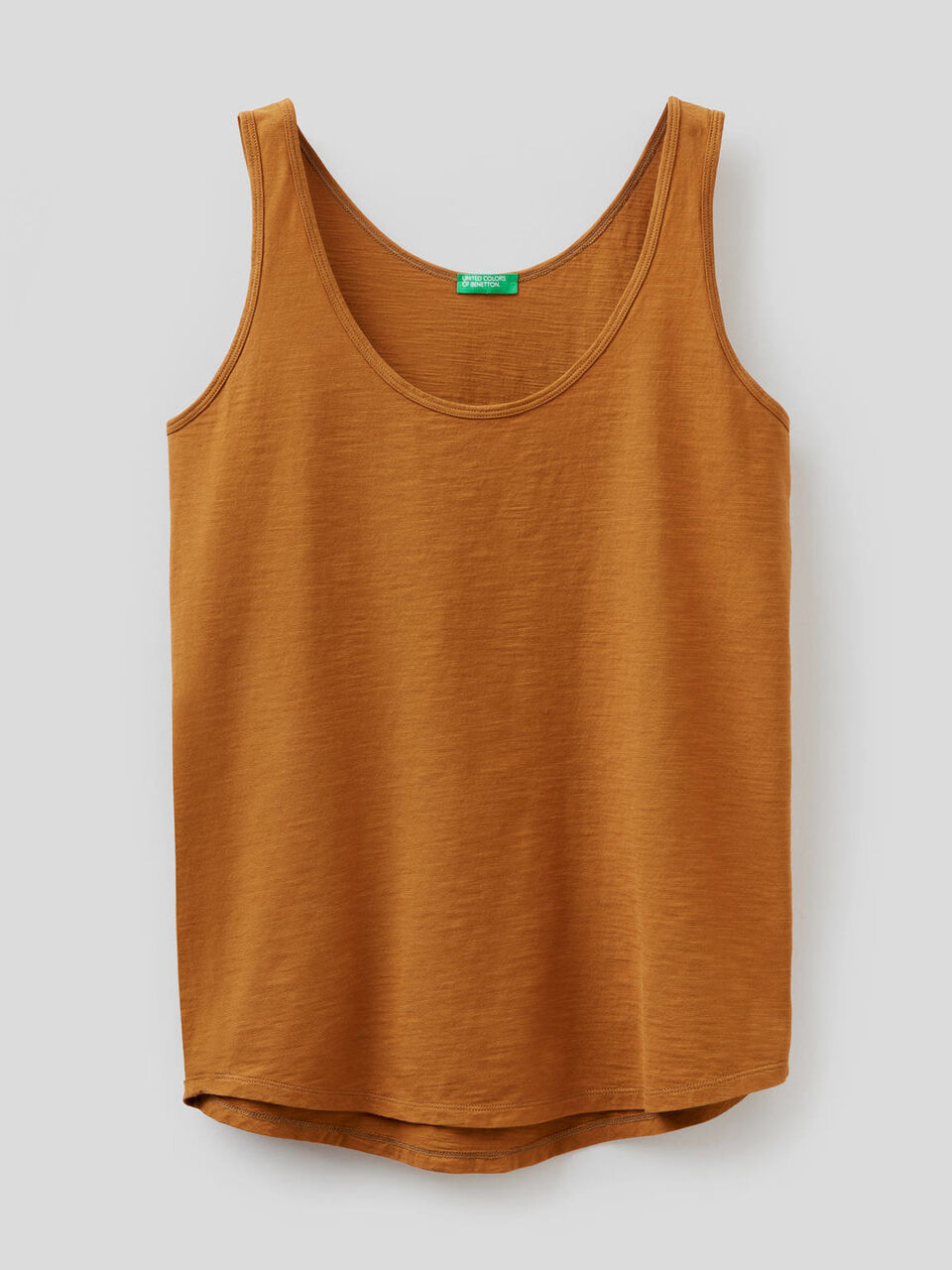 Camiseta de tirantes de 100 % algodón con bajo redondeado image number null