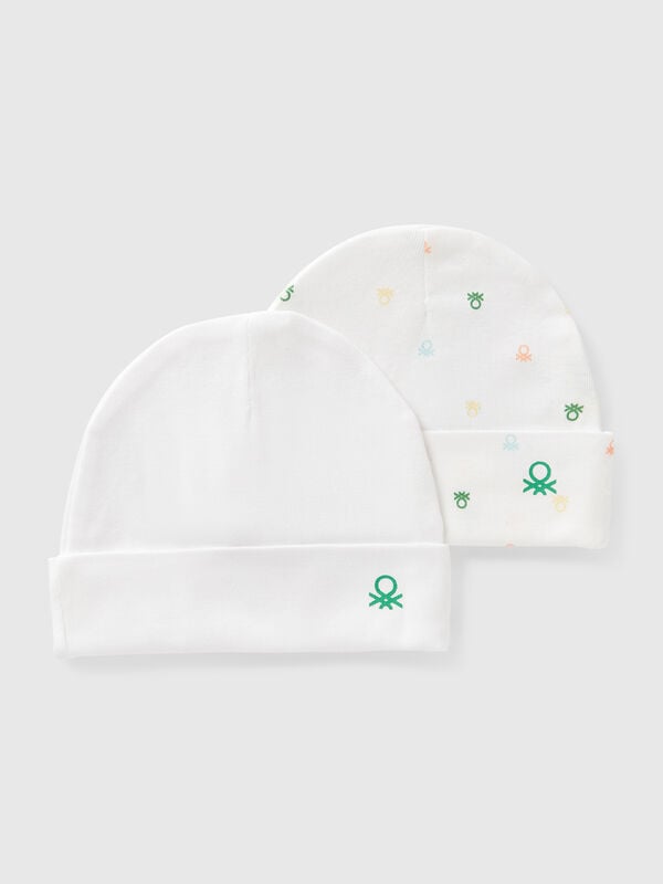 Dos gorros de algodón . Recién nacidos