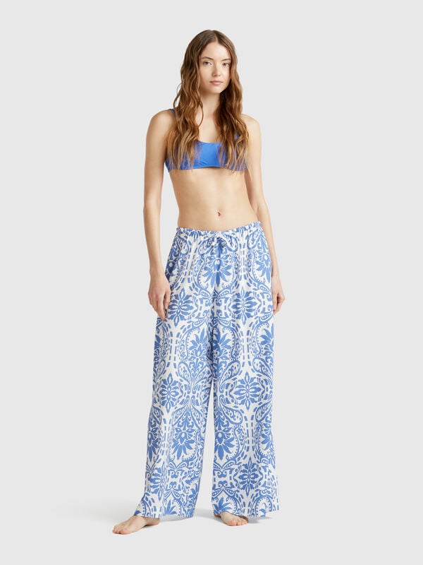 Pantalón con estampado estampado Mujer