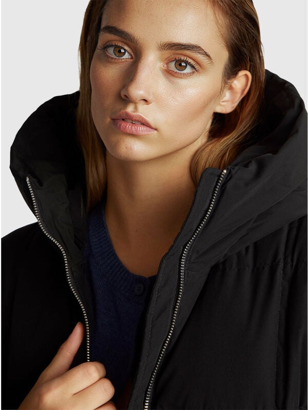 Chaqueta corta acolchada con plumas recicladas Mujer