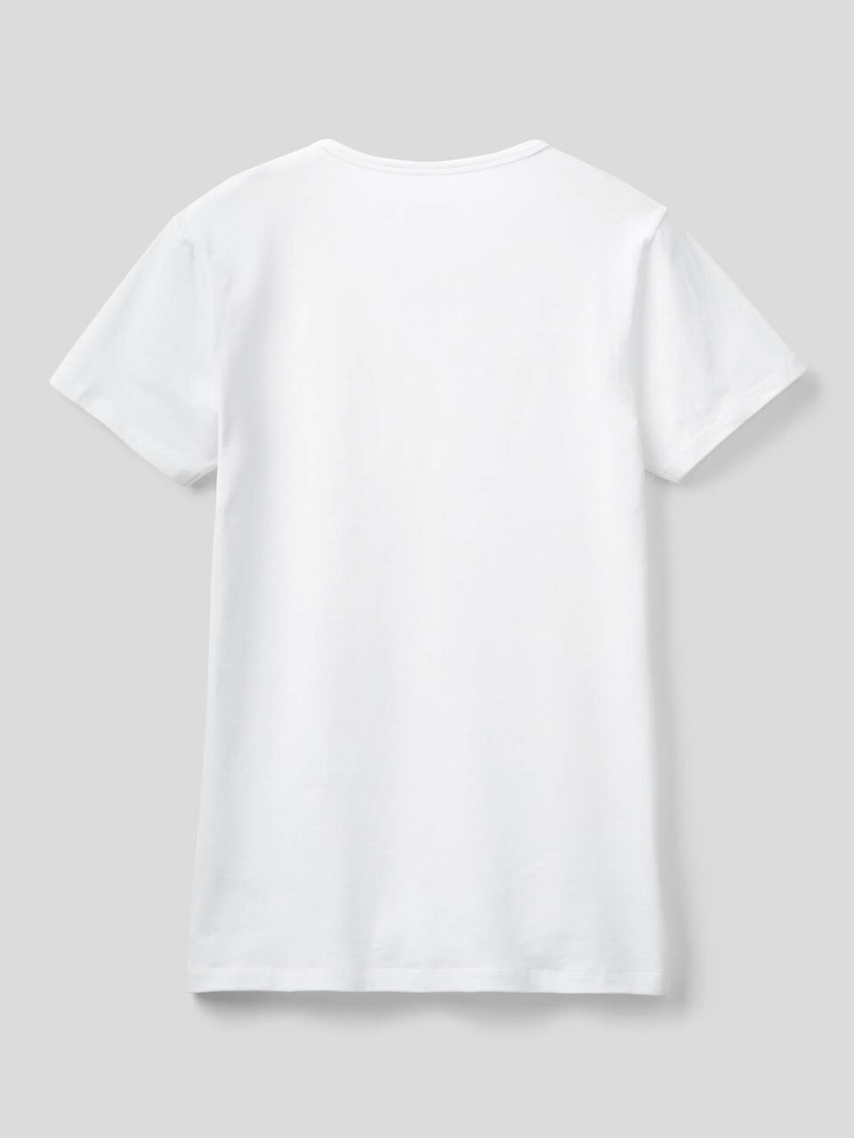 Camiseta básica con escote de pico image number 2