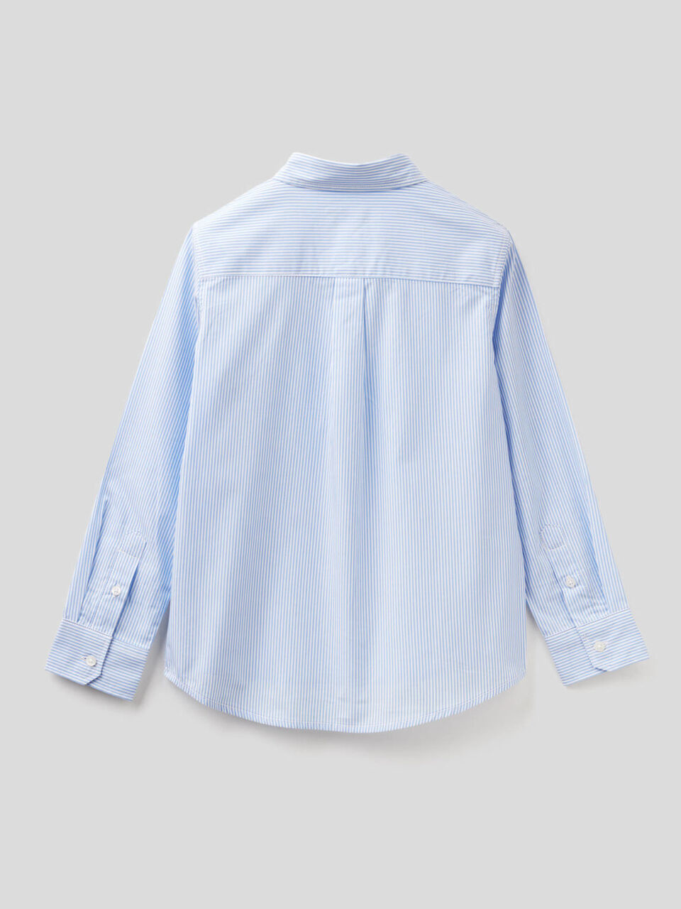 Camisa con cuello abotonado image number null