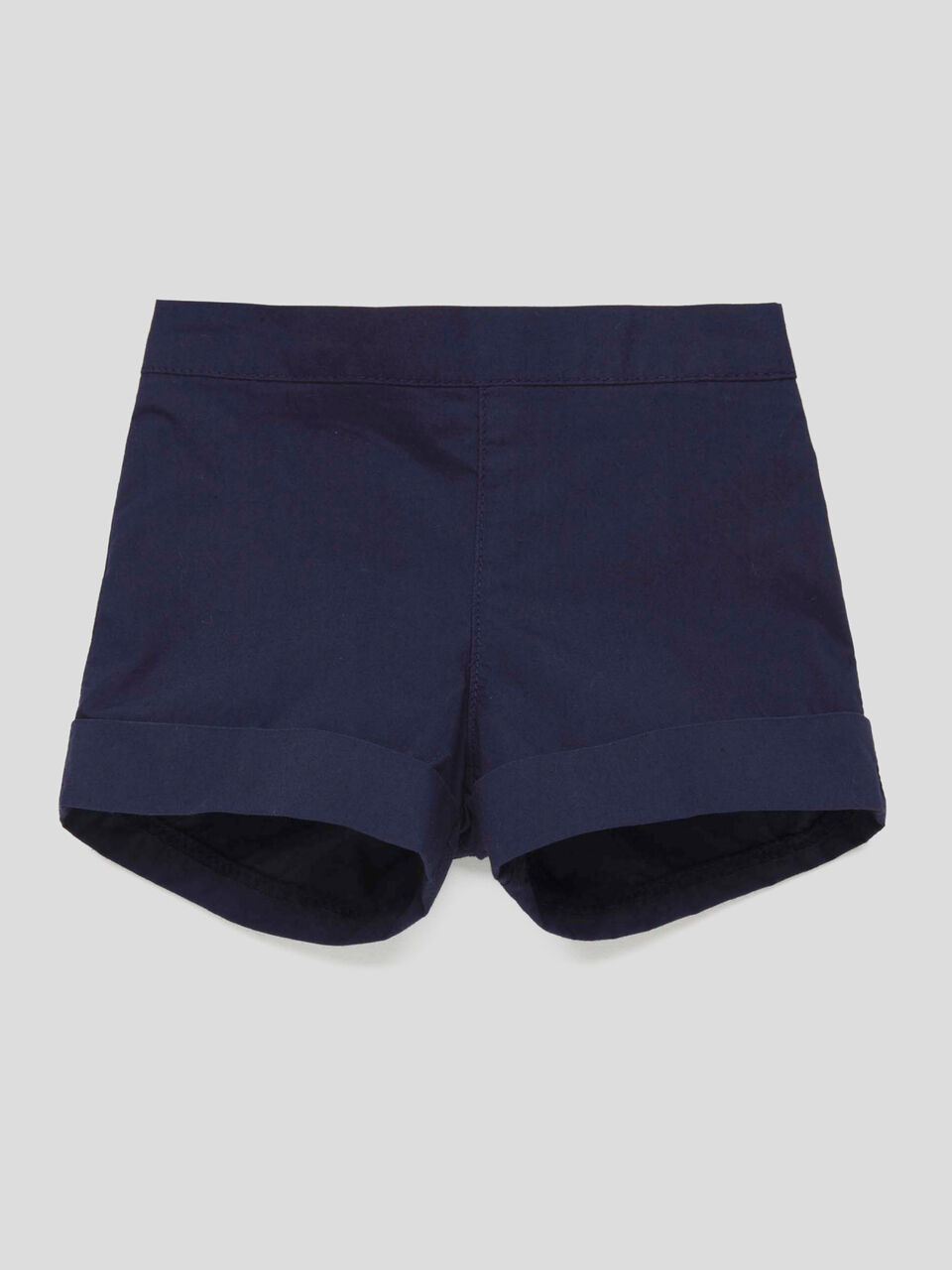 Shorts con vuelta image number 1