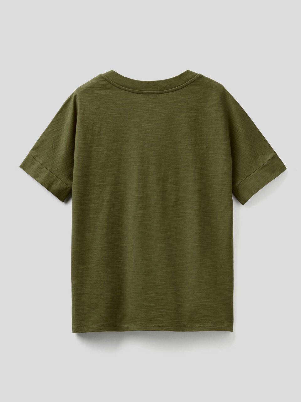 Camiseta de 100 % algodón con escote de pico image number 2