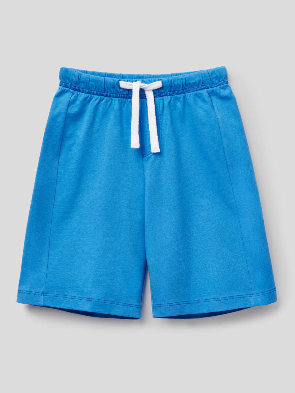 Conjunto de camiseta de tirantes y bermudas image number 2