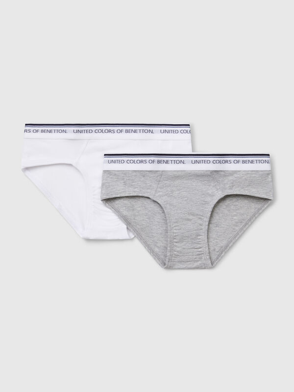 Dos calzoncillos con elástico de marca. Niño