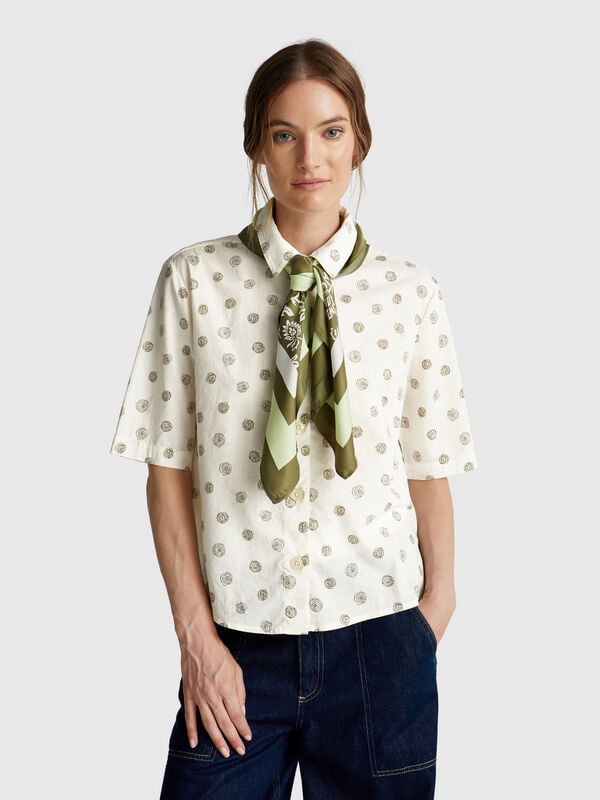 Camisa estampada de manga corta Mujer