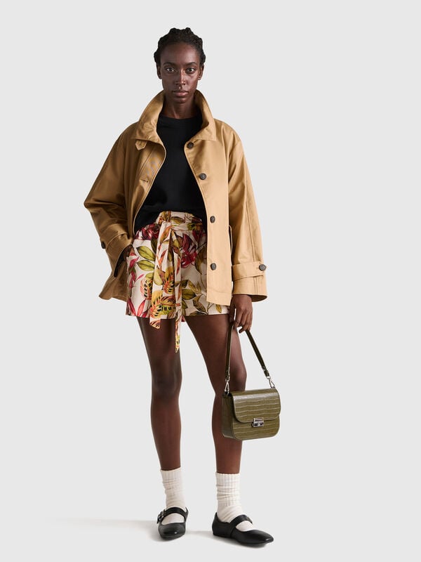 Bermudas florales con fajín Mujer