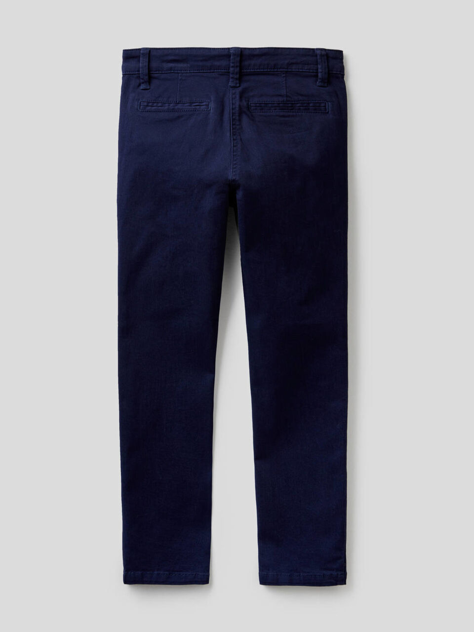 Pantalón slim fit de algodón elástico image number 2
