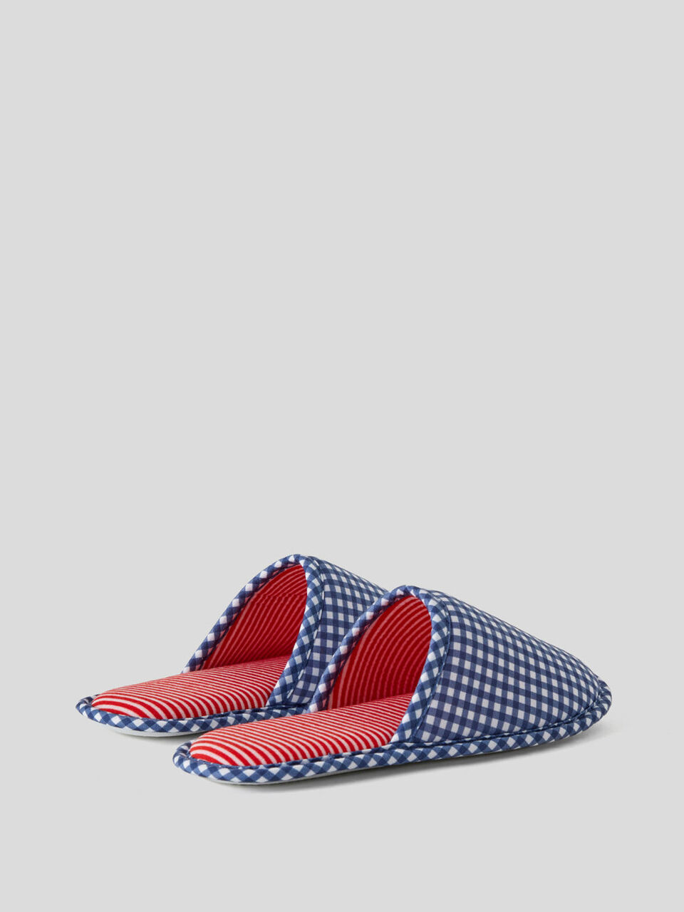 Zapatillas con estampado image number 2