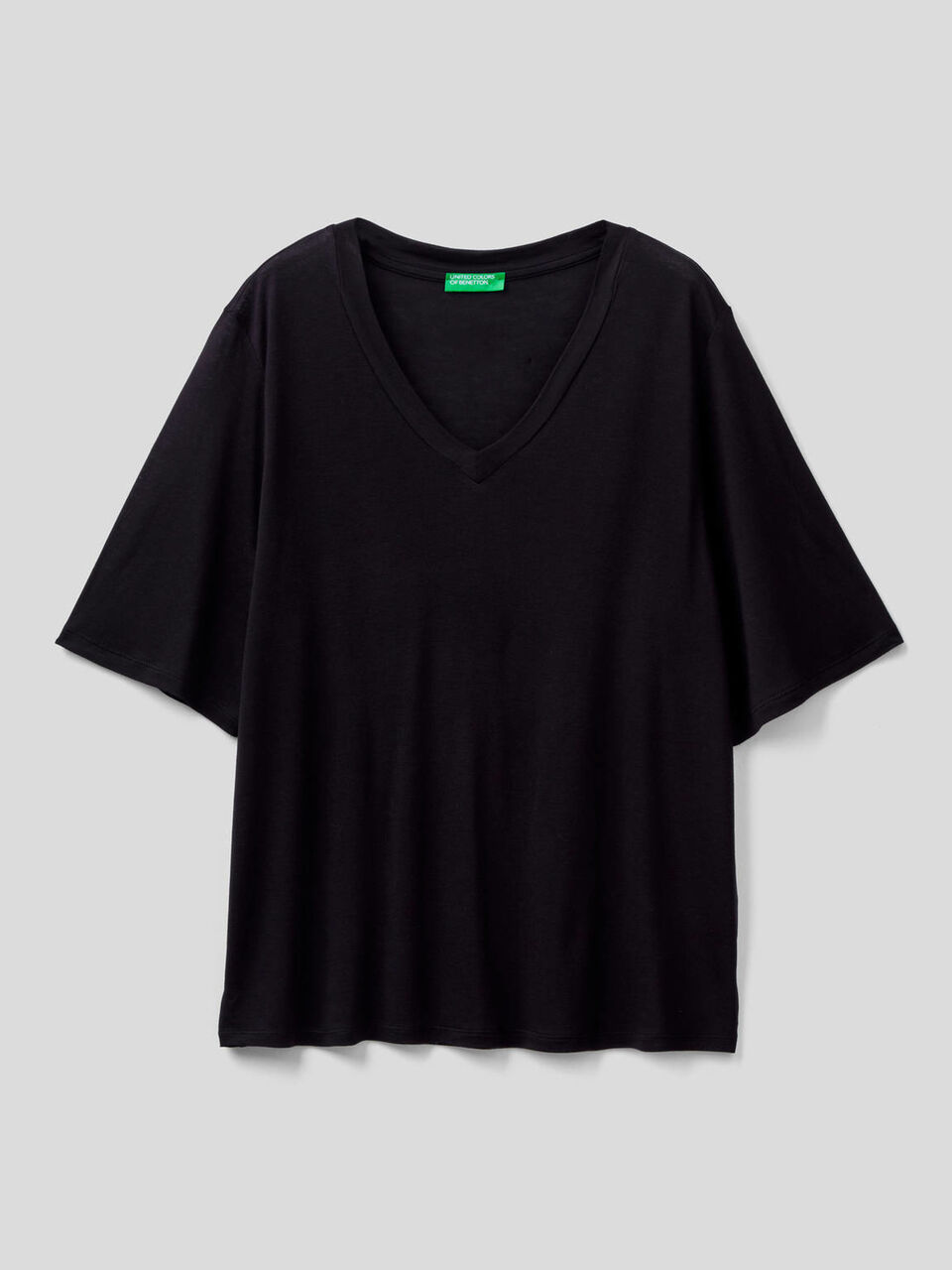 Blusa con escote de pico image number 1