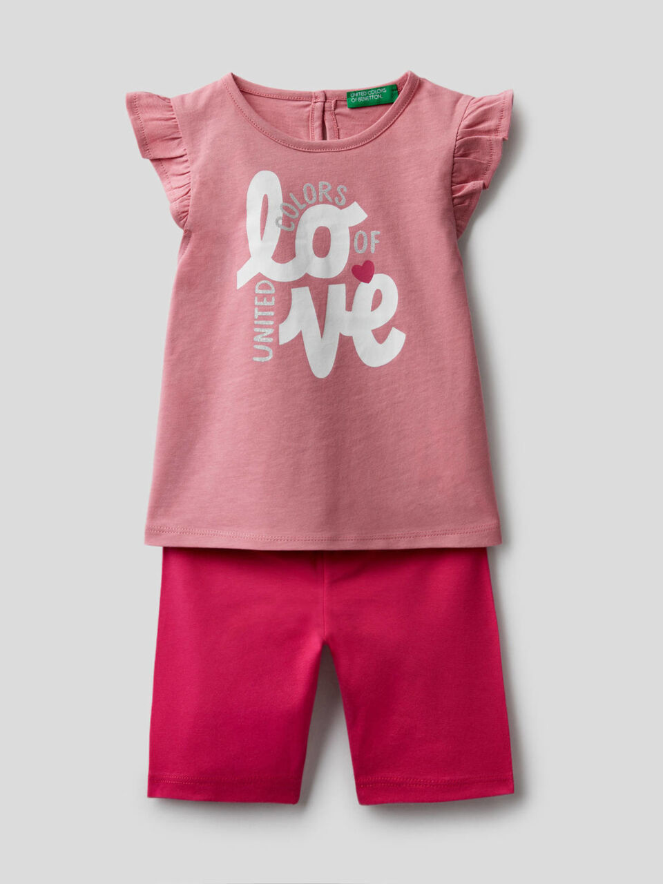 Conjunto de camiseta y bermudas image number 1