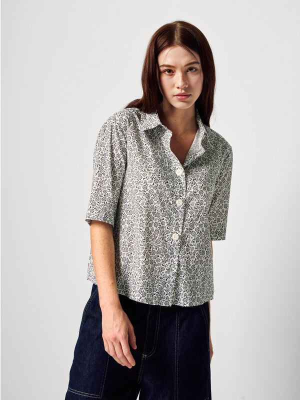 Camisa estampada de manga corta Mujer