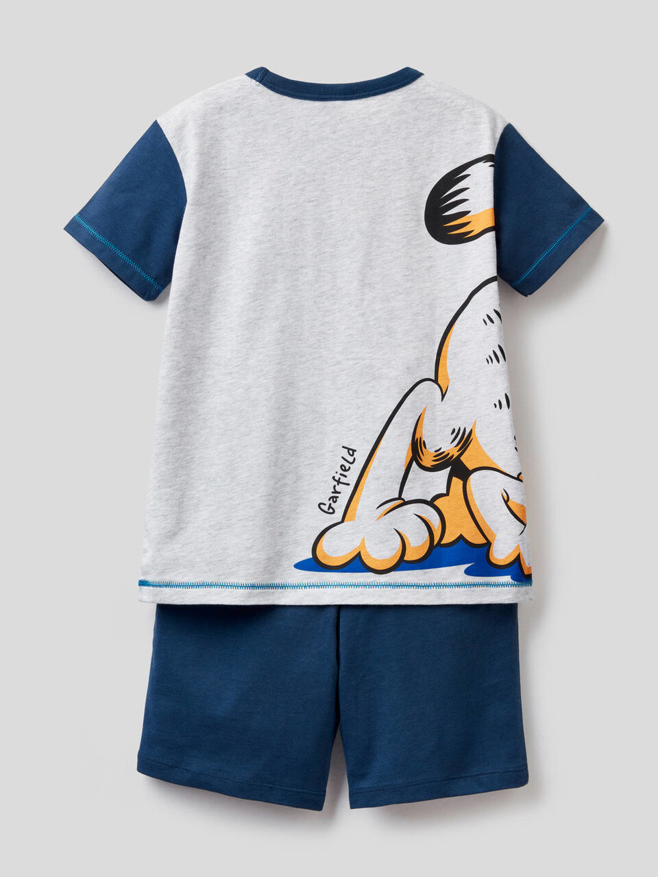 Pijama corto con estampado de Garfield image number 2