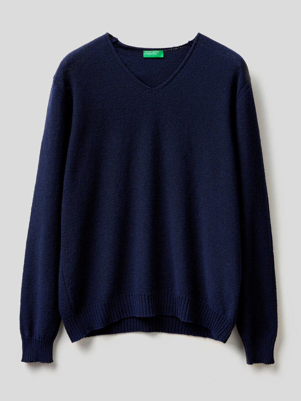 Jersey con escote de pico image number 1
