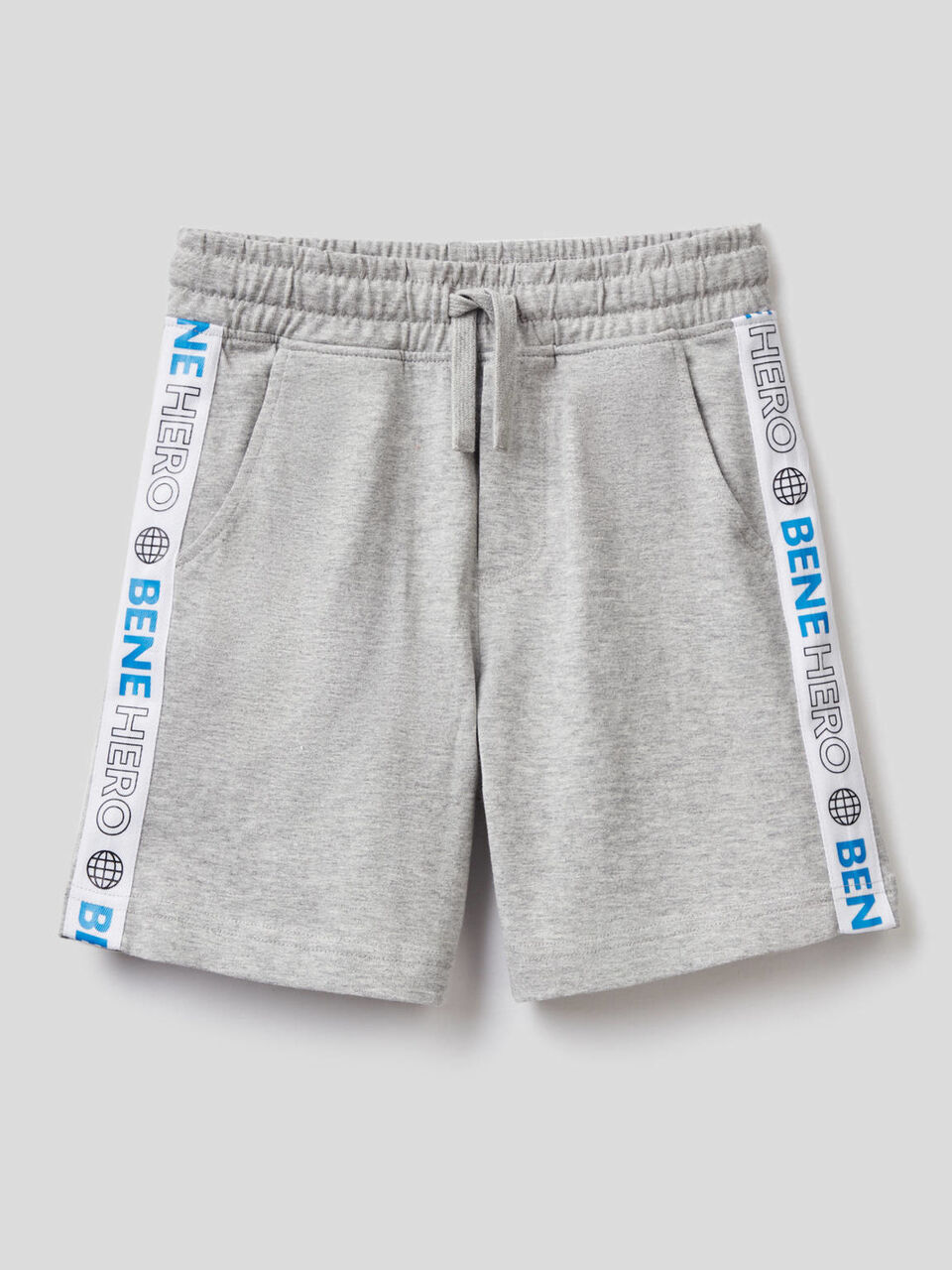 Bermudas con banda lateral image number 1