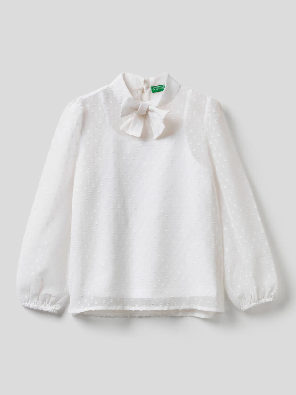 Blusa con lazada en el cuello image number 1