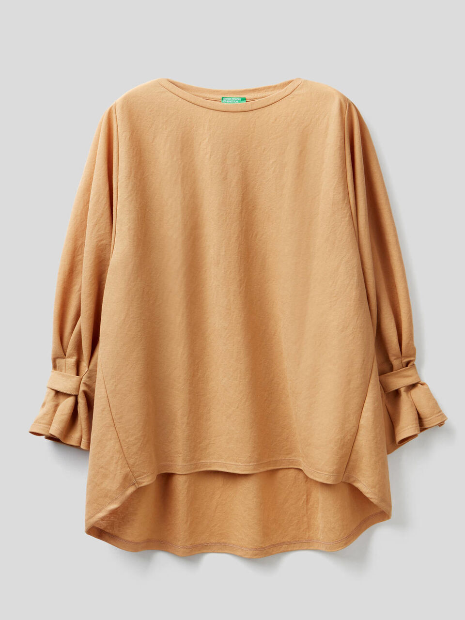 Blusa con mangas fruncidas image number 1