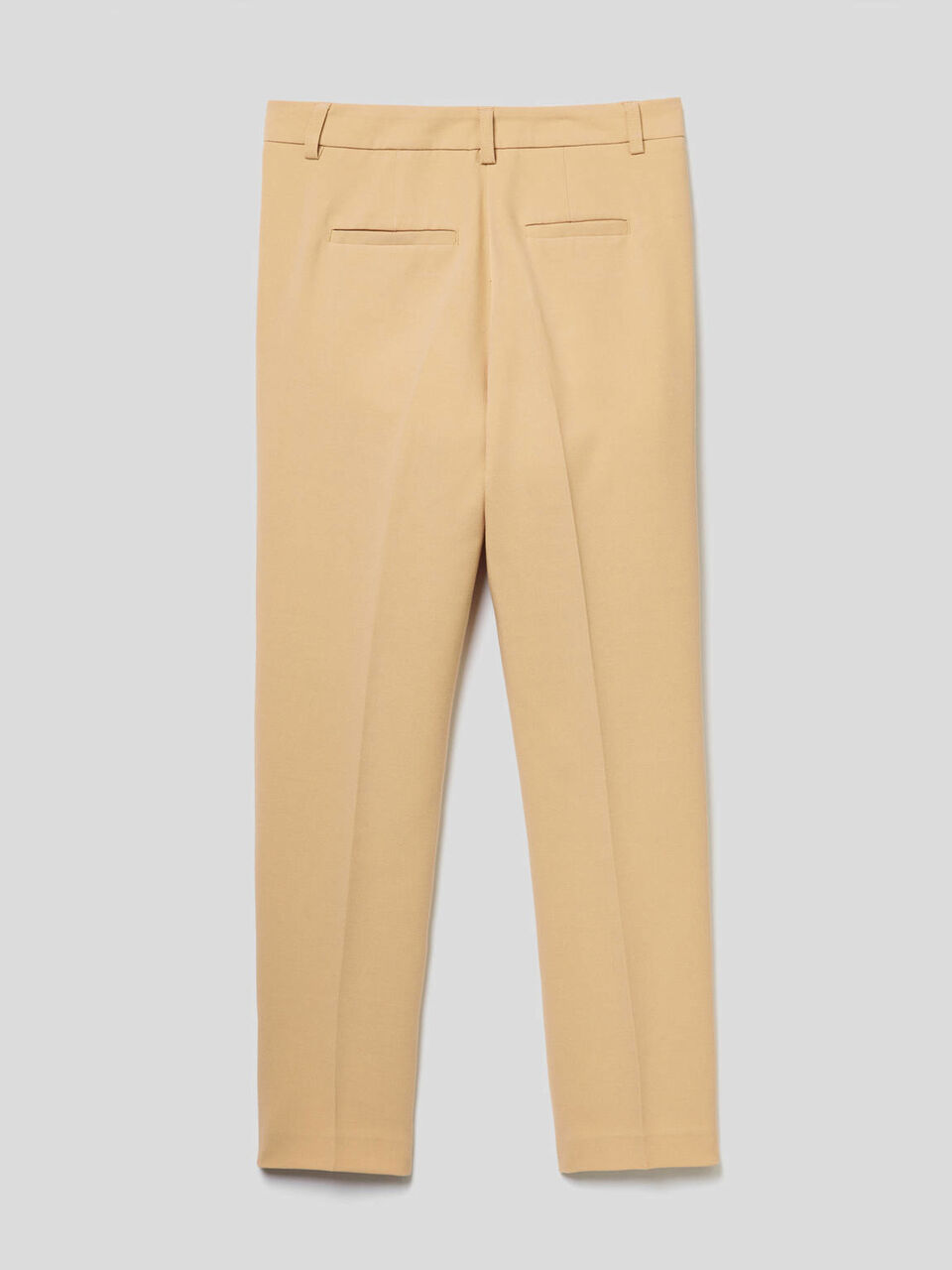 Pantalón básico con raya central image number 2