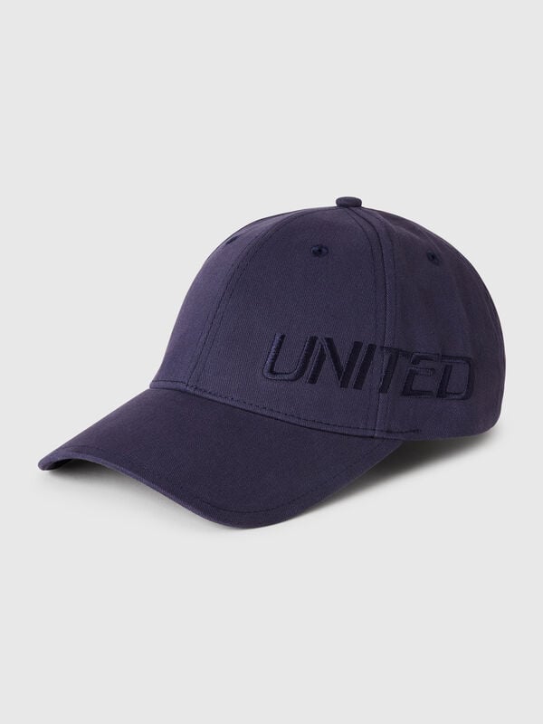 Gorra de béisbol con logo bordado. Hombre
