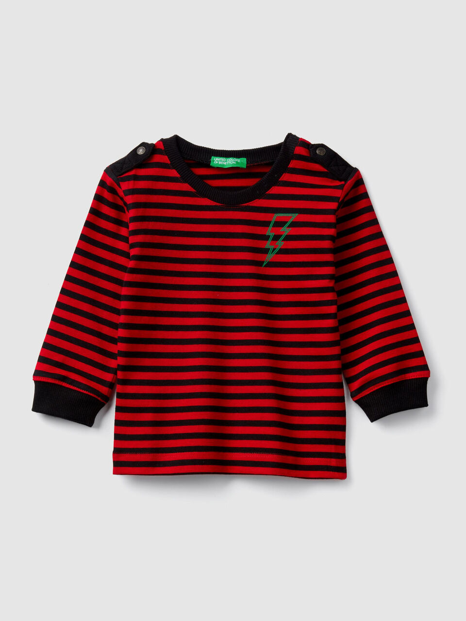 Camiseta de rayas con alamares image number 1