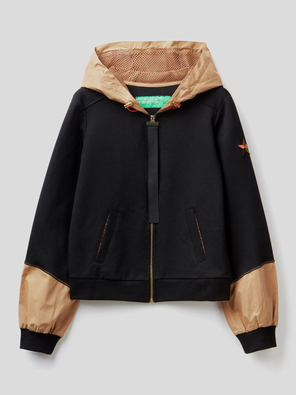 Sudadera con cremallera y capucha image number 1