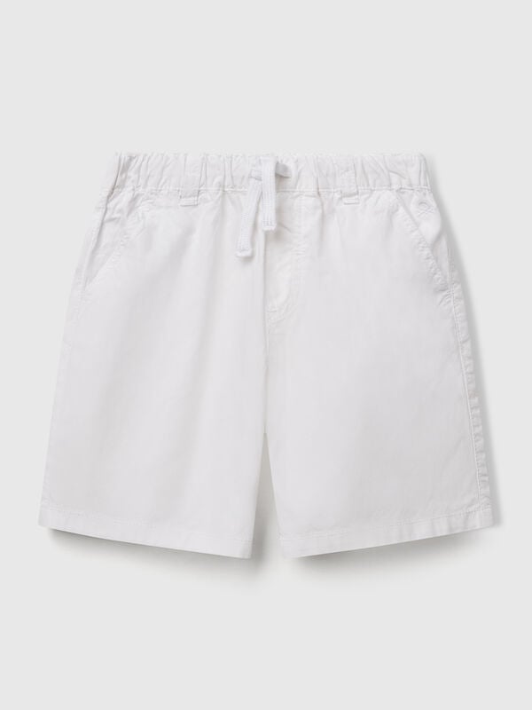 Pantalón corto 100% algodón con cordón. Niño