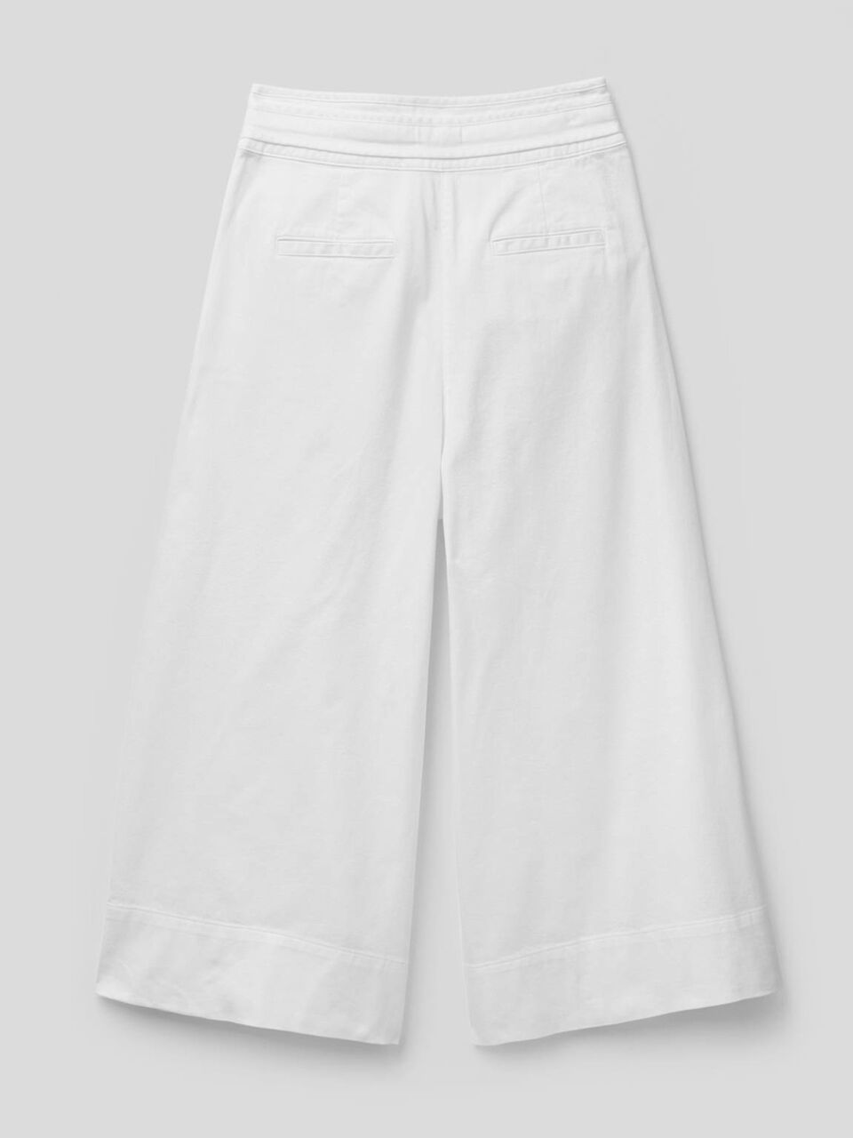 Pantalón cropped con pernera amplia image number 2