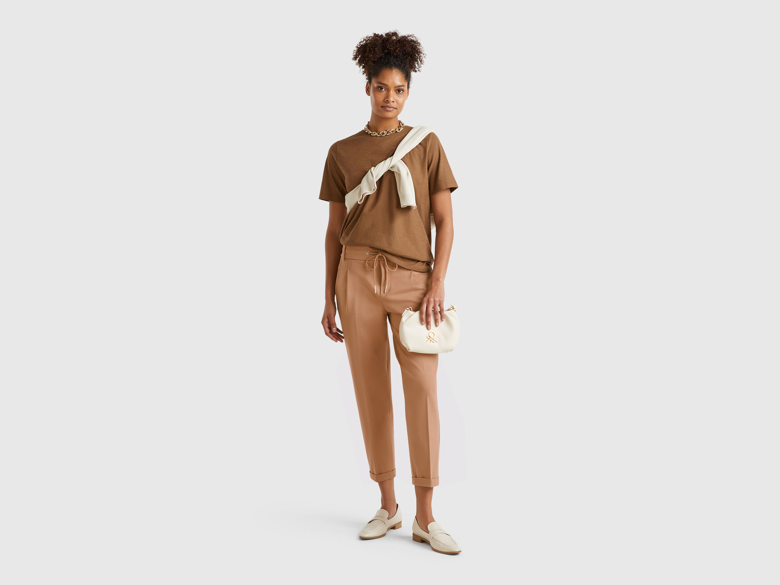 Pantalón liso con cordón - Camel | Benetton