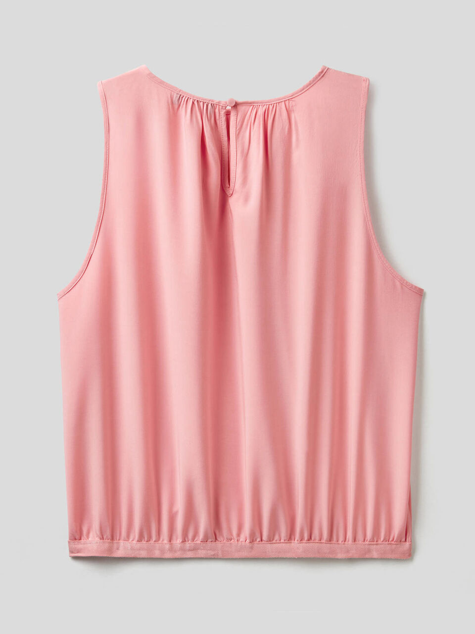 Blusa sin mangas con frunces image number 2