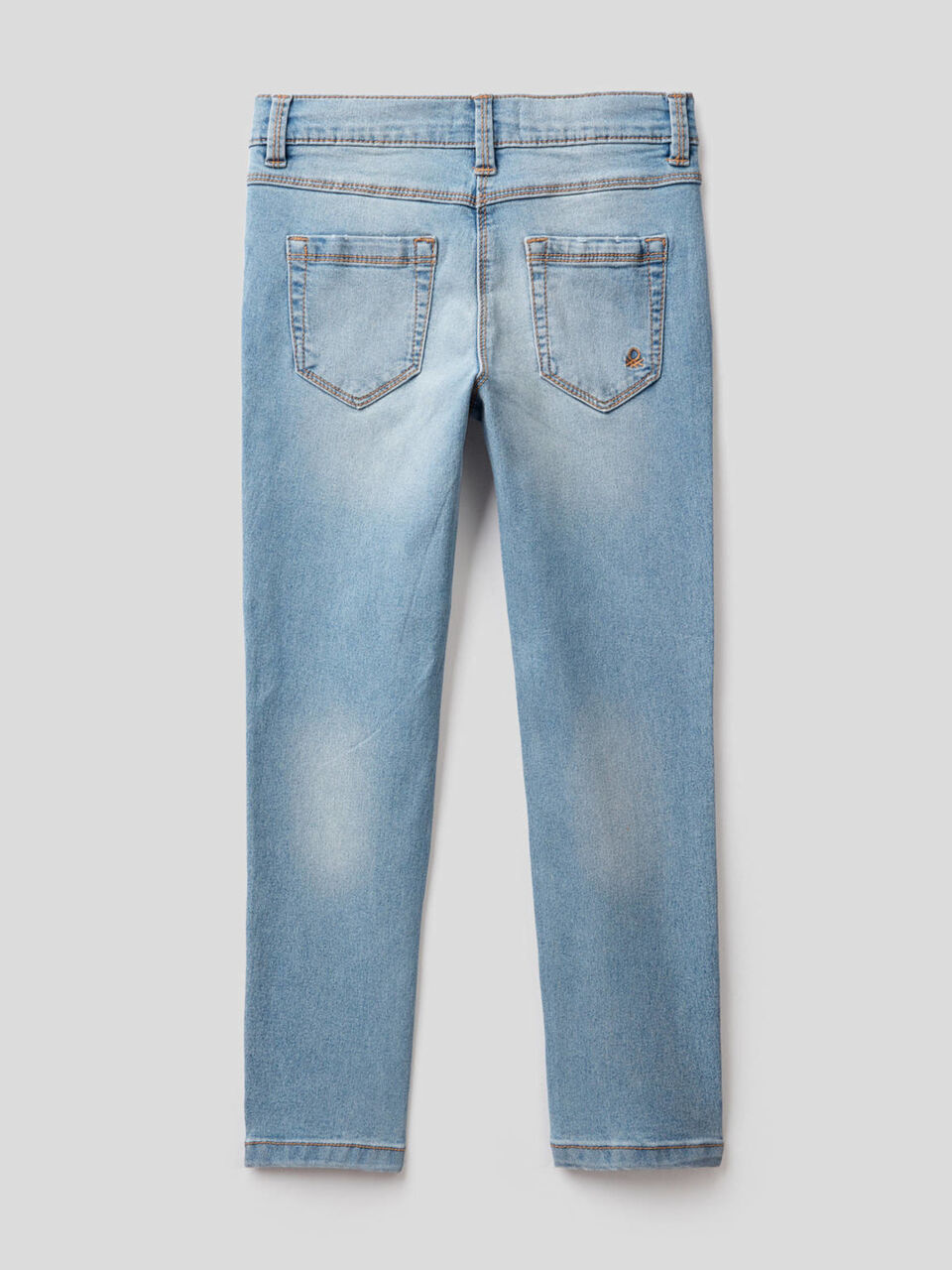 Vaqueros slim fit con cinco bolsillos image number 2
