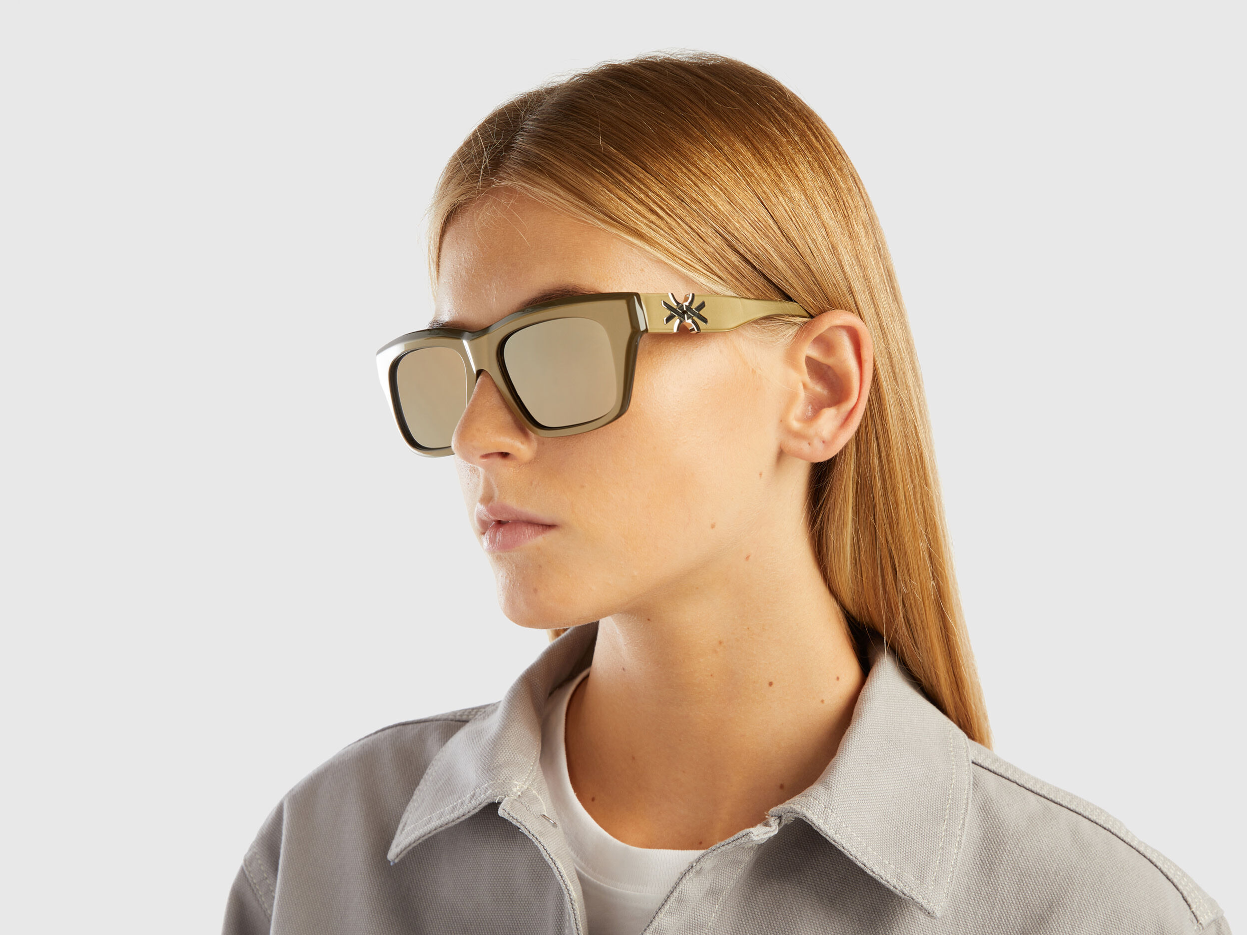 Gafas de sol doradas Oro Benetton