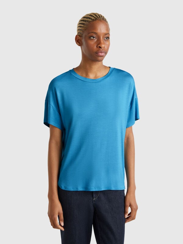 Camiseta slim fit de viscosa elástica Mujer