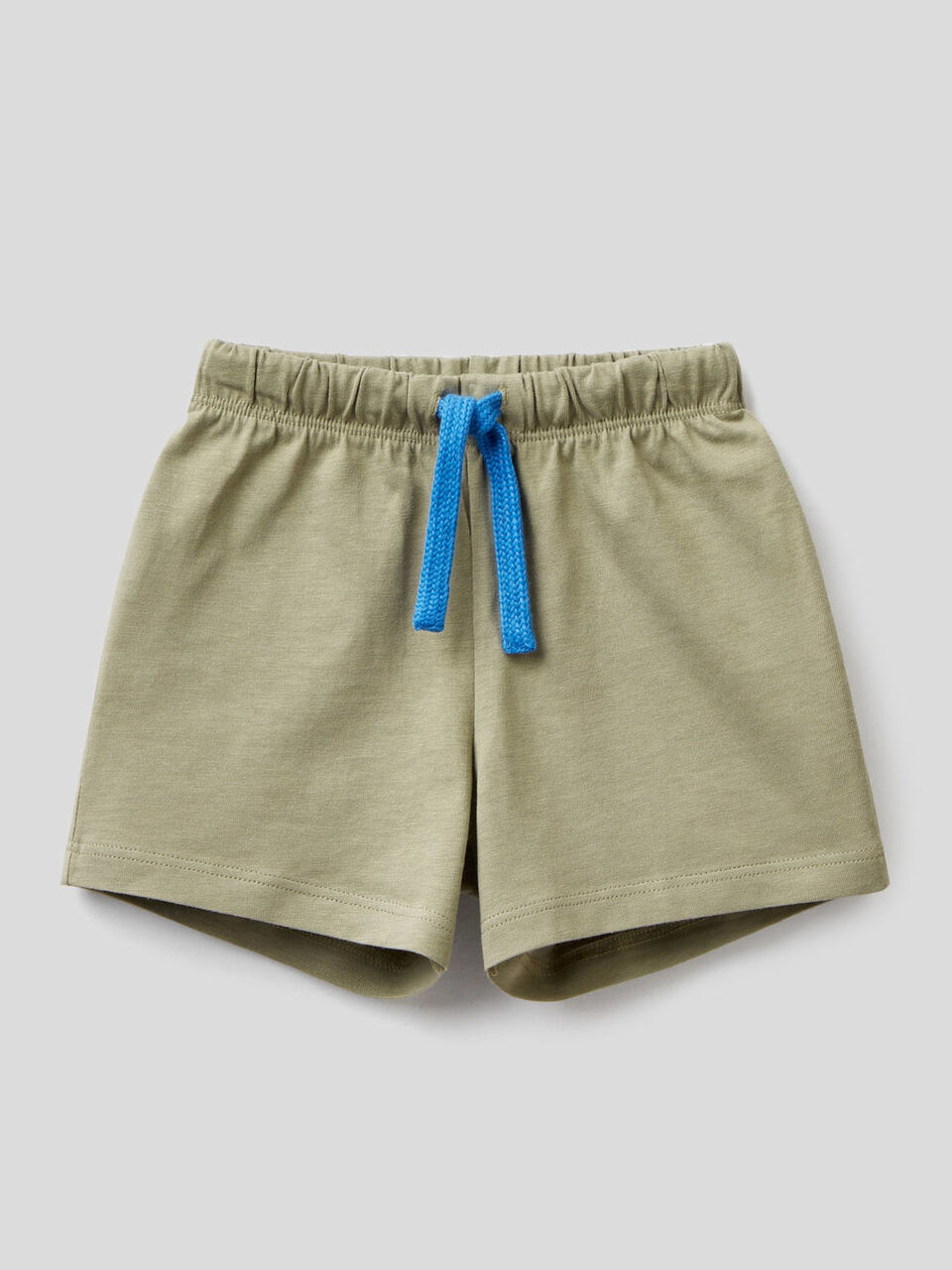 Conjunto de camiseta de tirantes y pantalón corto image number 2