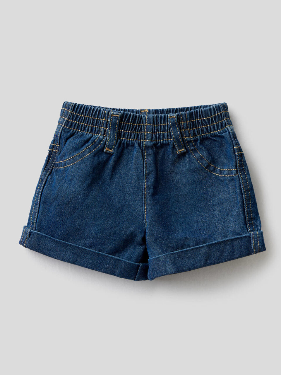 Pantalón corto en denim de 100% algodón image number 1