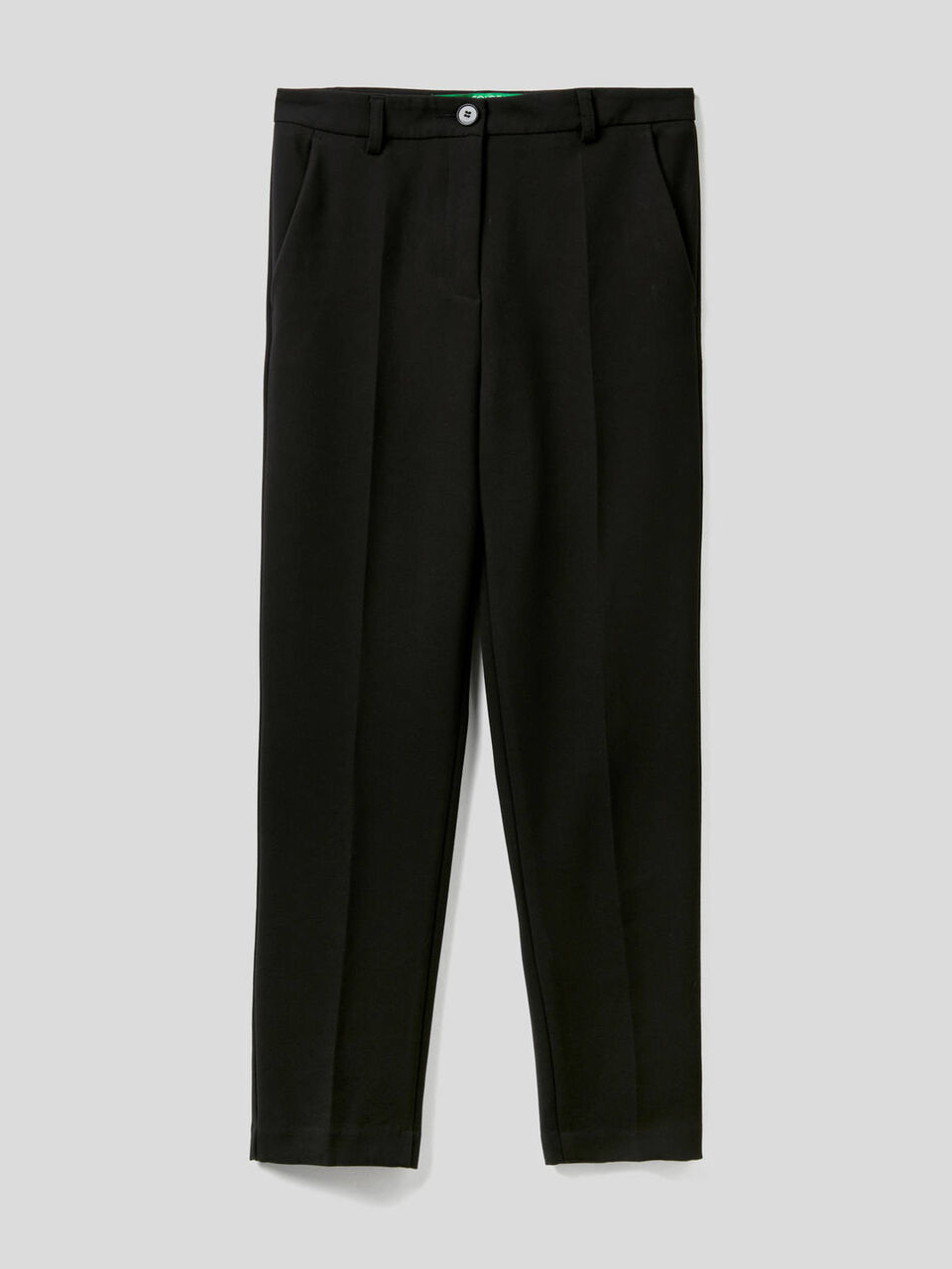 Pantalón básico con raya central image number 1