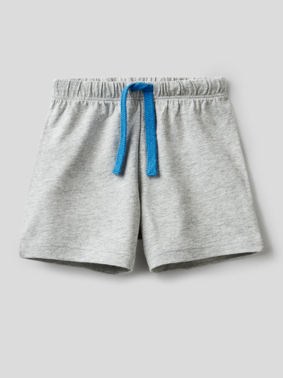 Conjunto de camiseta de tirantes y pantalón corto image number 2