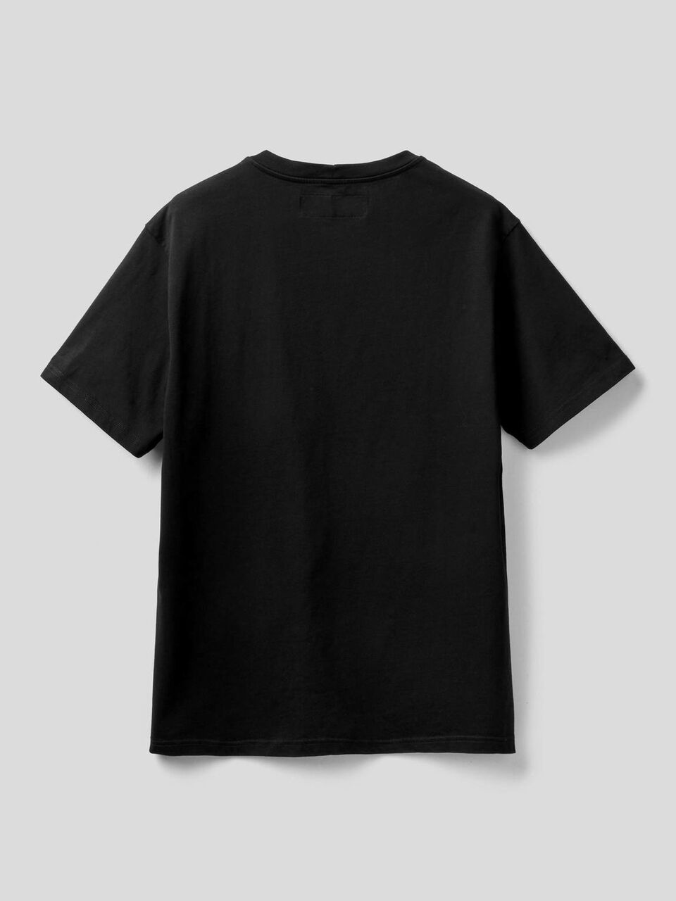 Camiseta de 100 % algodón con bolsillo image number 2