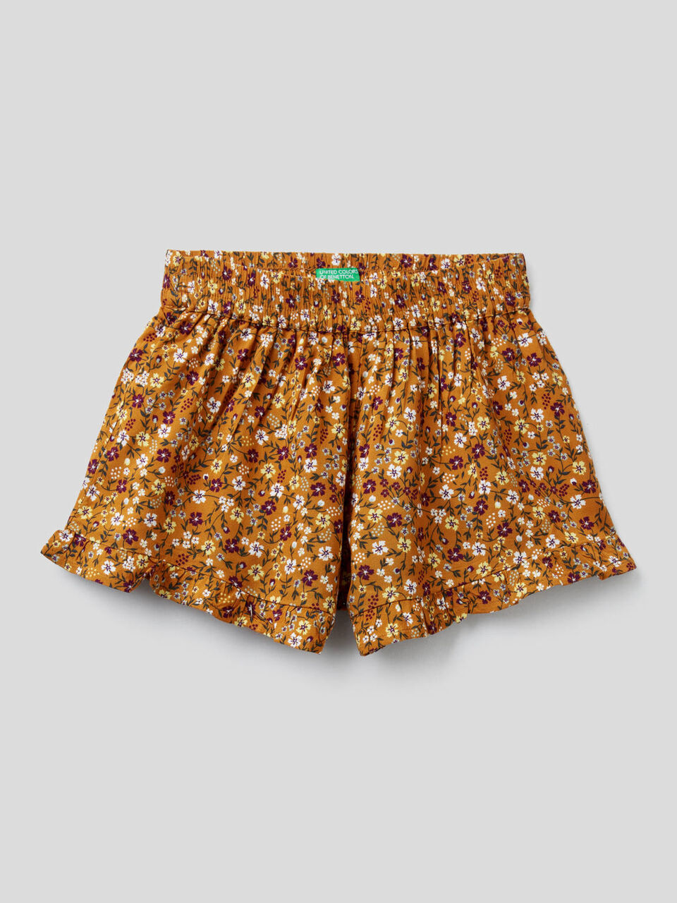 Pantalón corto fluido con estampado floral image number 1