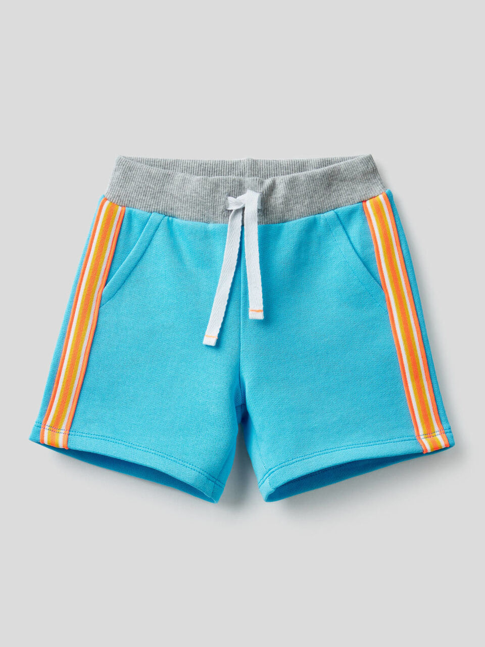 Bermudas de felpa con banda multicolor image number 1