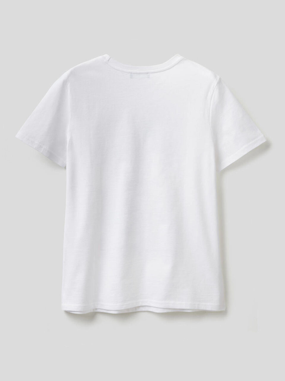 Camiseta de 100% algodón con maxiestampado image number 2