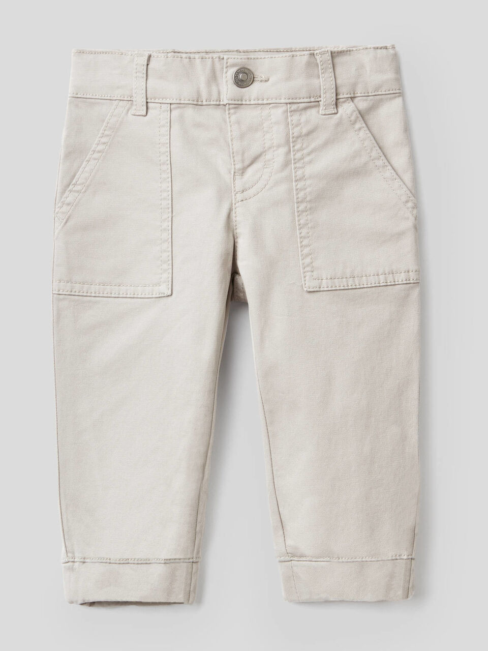 Pantalón con maxibolsillos image number 1