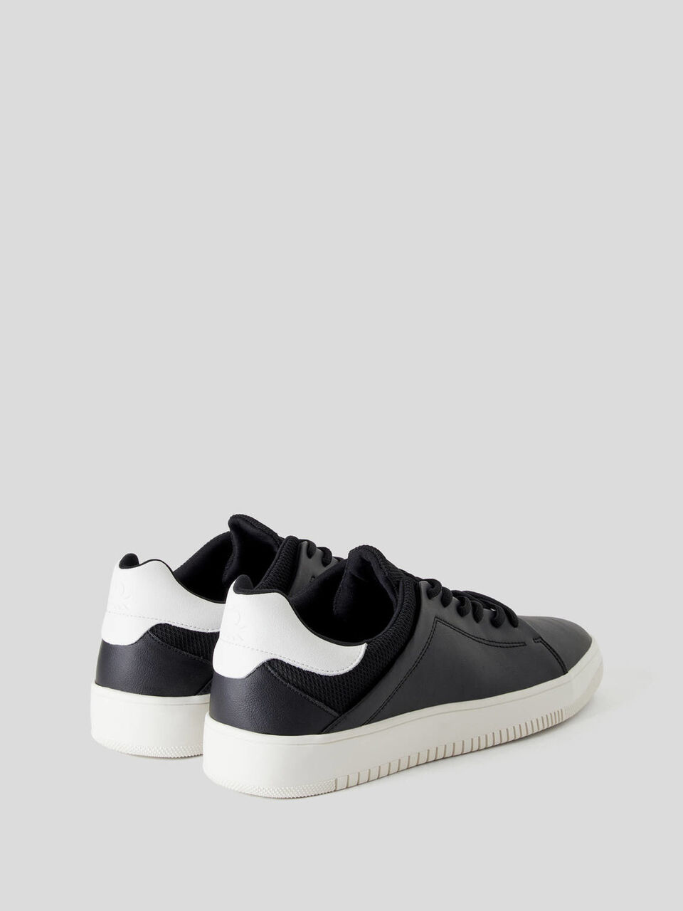 Sneakers de piel con detalles de tela image number 2