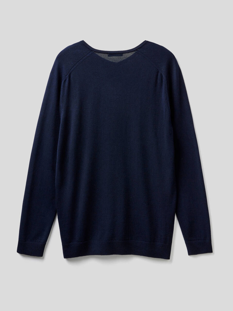 Jersey con escote de pico image number 2